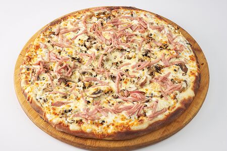 Пицца с ветчиной и грибами