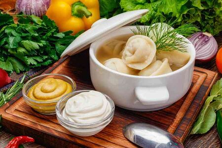Пельмени с бульоном