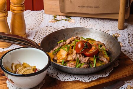 Жареный картофель с мясом