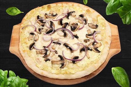 Пицца жульен с курицей