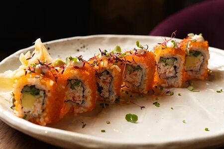 Ролл Калифорния с крабом