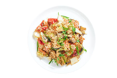 Вок с рисом и овощами в устричном соусе