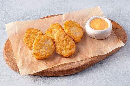 Наггетсы куриные с сырным соусом