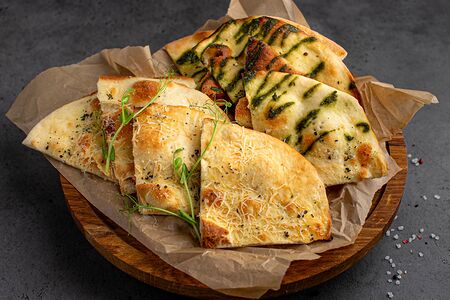 Фокачча с пармезаном