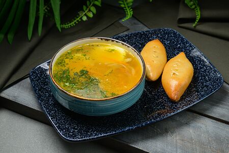 Куриный суп с лапшой