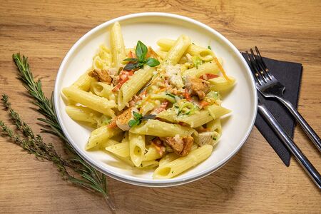 Паста Альфредо с куриной грудкой