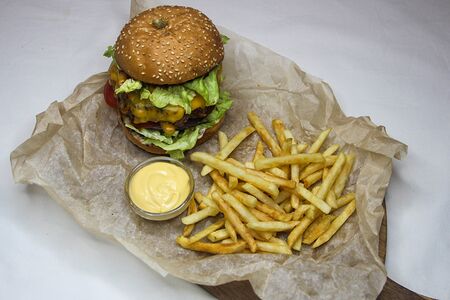 Бургер на мангале с говядиной