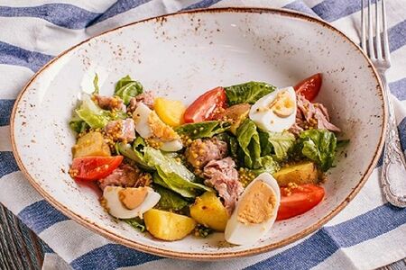 Салат с тунцом