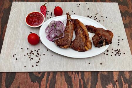 Корейка баранины на мангале