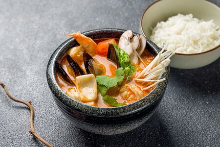 Том Ям с морепродуктами