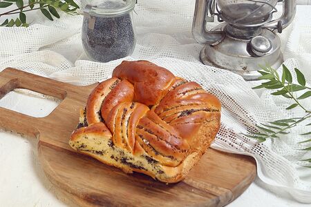 Косичка с маком