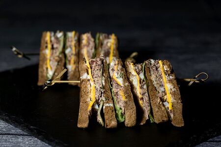 Клаб-сэндвич с тунцом