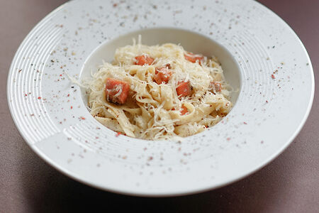 Феттучине с семгой