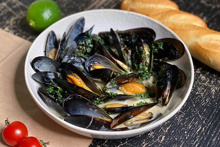 Мидии в сливочном соусе