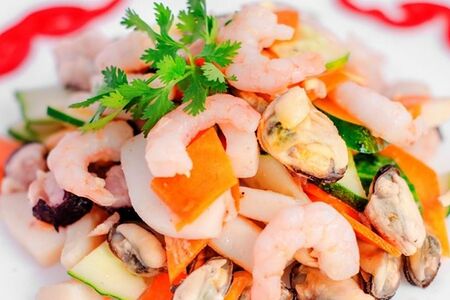 Салат морской коктейль