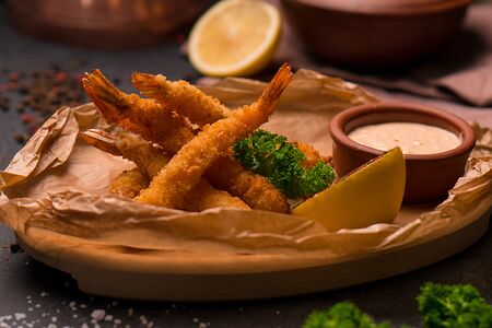 Тигровые креветки в сухарях