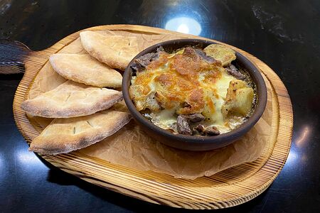 Мясо с картофелем из печи