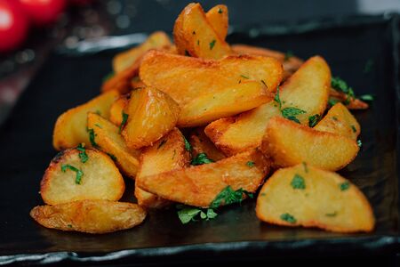 Картофельные дольки по-деревенски