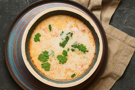 Сливочная уха с красной рыбой