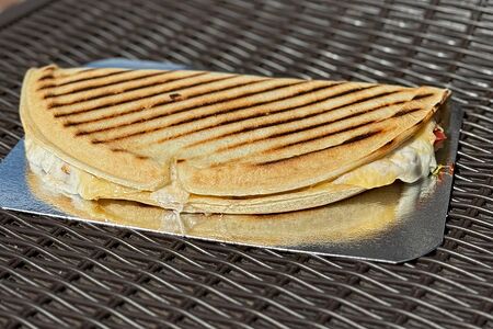 Закрытая пицца Цезарь 