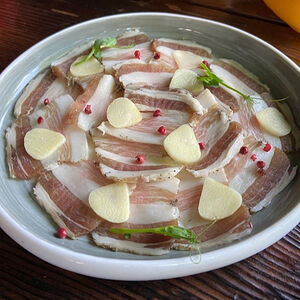  Сало с чесноком