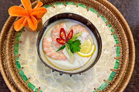 Том Ха с морепродуктами 