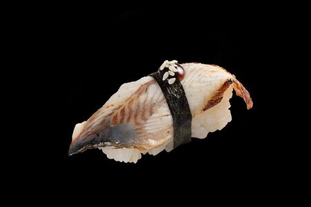 Суши с угрем