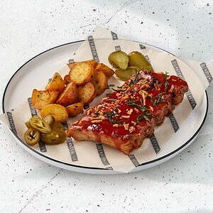 Свиные ребра под соусом Кола BBQ