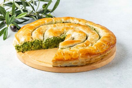 Пирог Хортопита с зеленью веганский