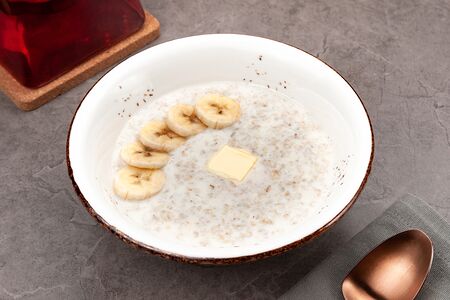 Овсяная каша с бананом