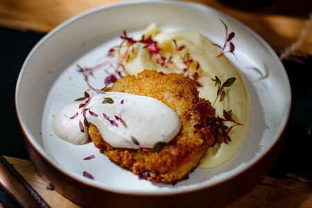 Картофельное пюре с куриной котлетой