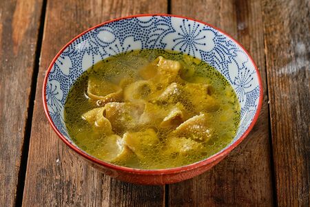 Тортеллини с бульоном