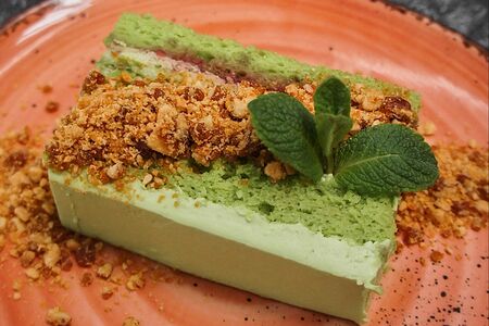 Торт фисташка-малина