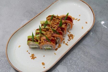 Ролл Урамаки 