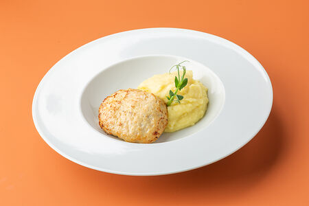 Котлетка из цыпленка с картофельным пюре