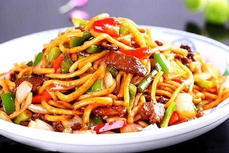 Лапша с говядиной и овощами