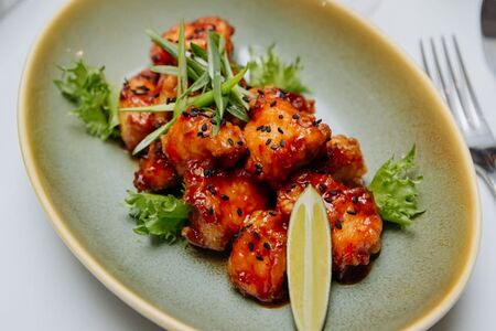 Грудка куриная в остром соусе