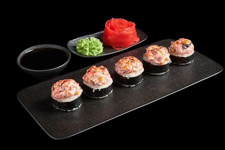 Запеченный ролл с мидиями