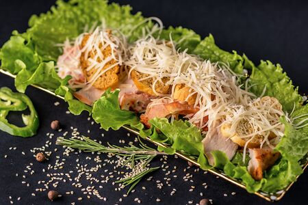 Цезарь с курицей