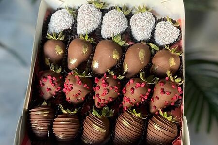 Набор клубники в шоколаде 20 ягод