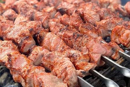 Шашлык из cвинoй шеи
