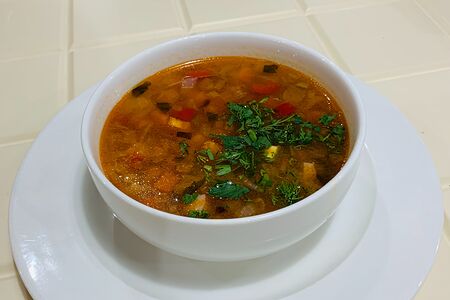 Суп с фасолью и ветчиной