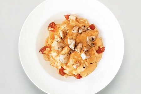 Паста Цыпленок в сырном соусе