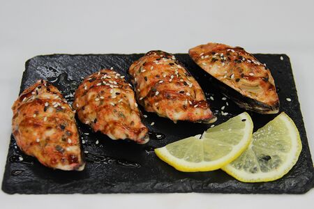 Мидии запеченные 