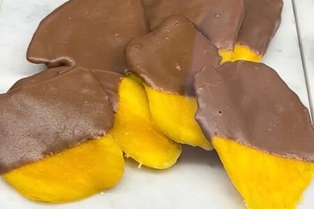 Манго в шоколаде