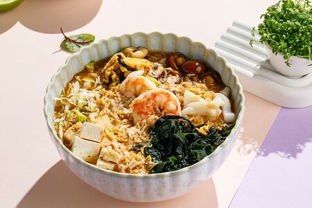 Острый суп кимчи с морепродуктами