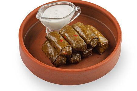 Долма с бараниной и мятным мацони