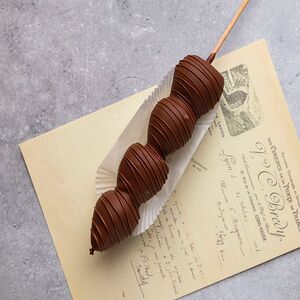 Клубника на шпажке