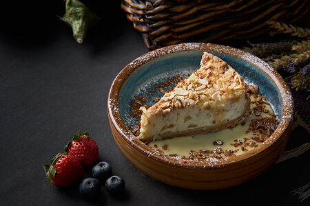 Фирменный пирог с грушей и горгонзолой