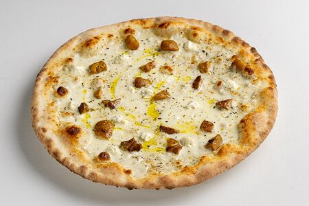 Пицца с трюфельным кремом и белыми грибами